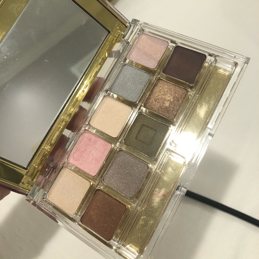 Estée Lauder eyeshadow palette